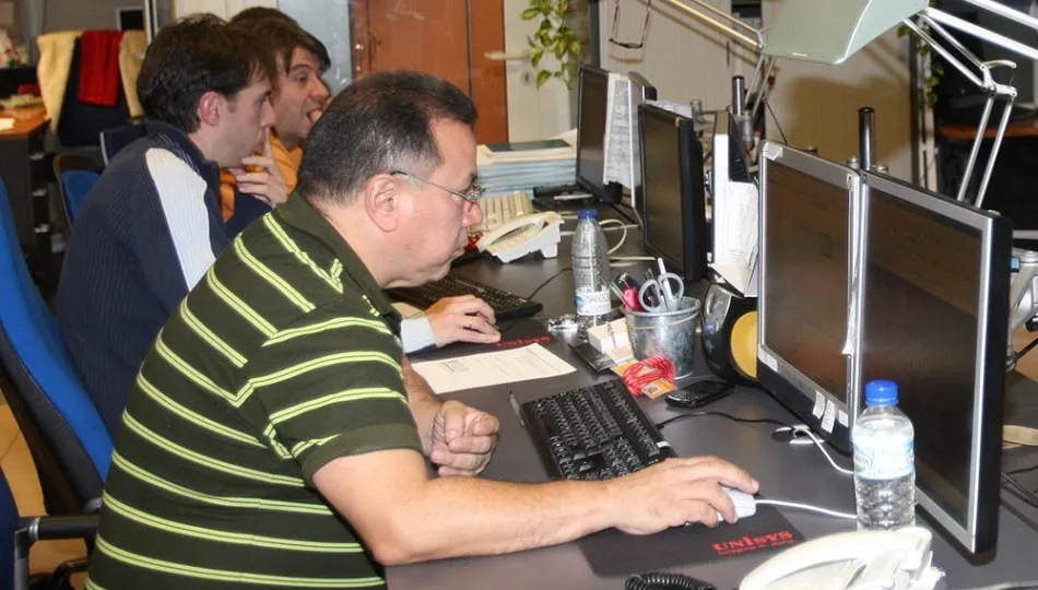 Entre los que tienen 25 y más años el paro baja en 33.192 (-1,11%)