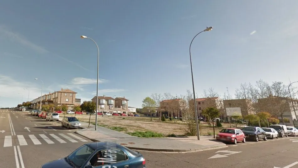 El proyecto contempla la urbanización de 922 metros cuadrados de una parcela situada entre las calles Astorga y Maragatería