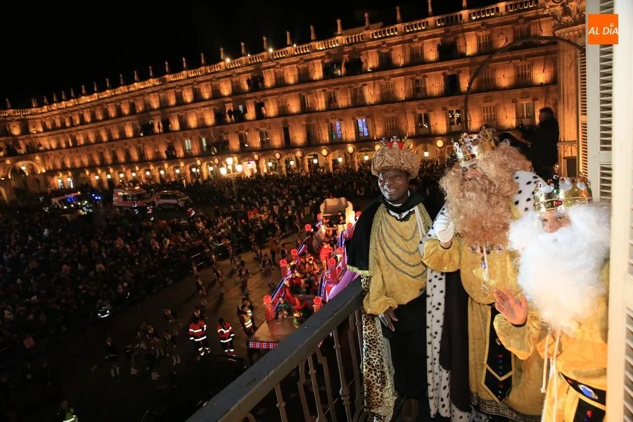 Una instantánea de la Plaza Mayor durante la Cabalgata de Reyes 2019 / Foto: Alberto Martín