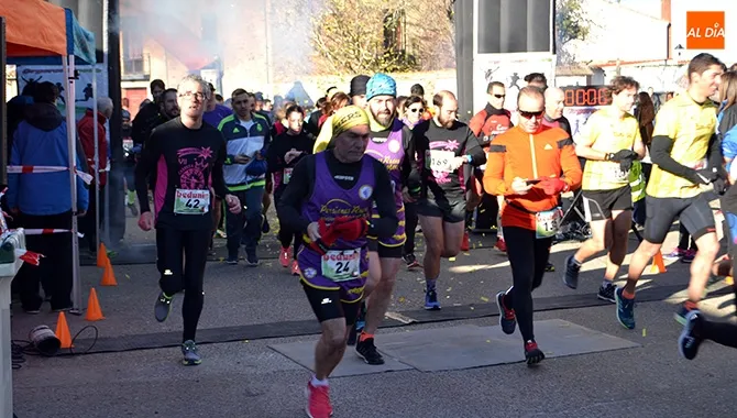 Más de 200 corredores participaban en la VII Carrera del Roscón de Paradinas