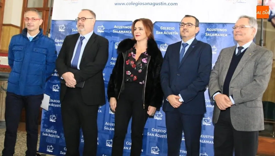 Silvia Clemente, presidenta de las Cortes regionales, en el centro, en la inauguración de las III Jornadas de Formación del Colegio San Agustín junto al consejero de Educación, Fernando Rey, el rector de la USAL, Ricardo Rivero, y el presidente Nacional d