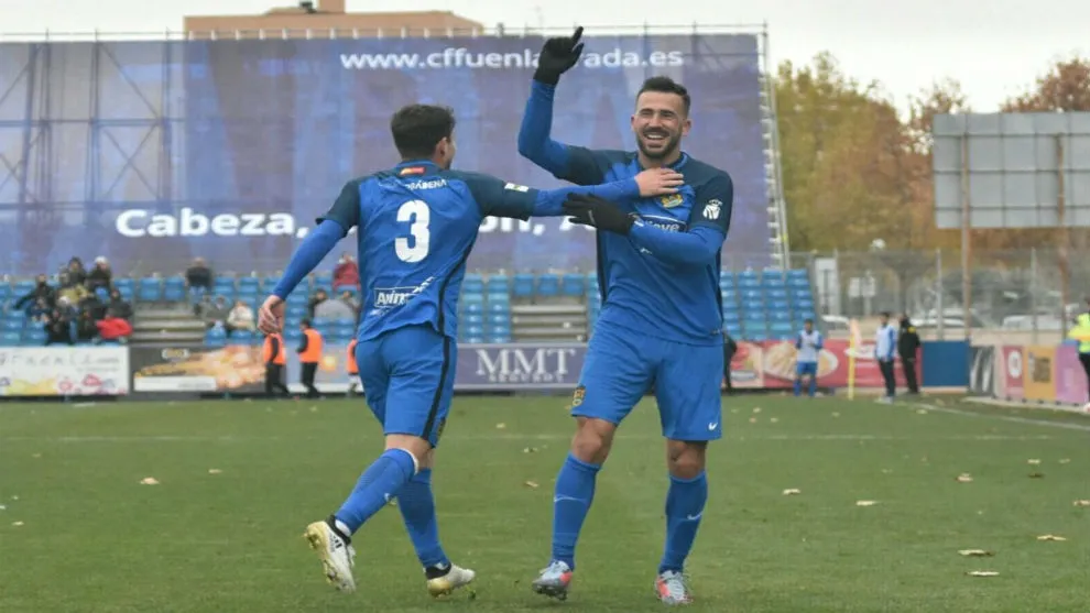 Dioni Villalba celebra un gol con el Fuenlabrada
