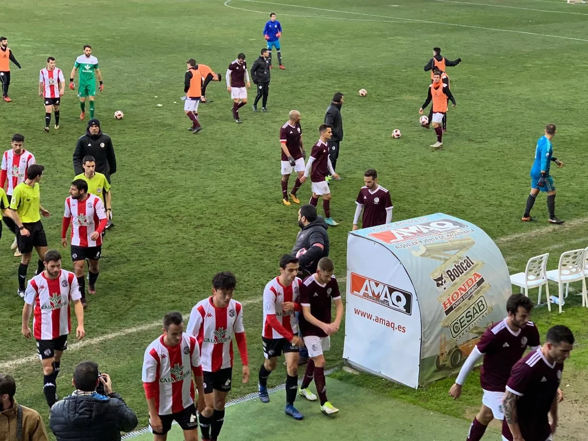 Jugadores del Salamanca UDS y Zamora entran a los vestuarios. Imagen: Twitter Salamanca UDS