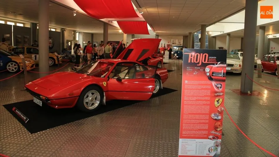 Imagen de la exposición Rojo en el Museo de Historia de la Automoción