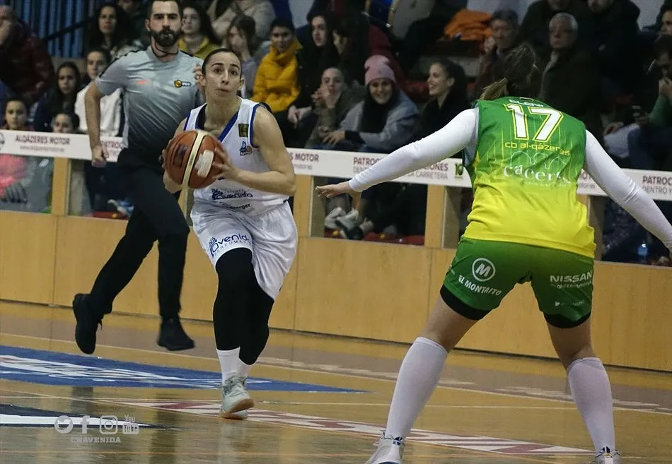 Silvia Domínguez, durante una posesión del Perfumerías Avenida