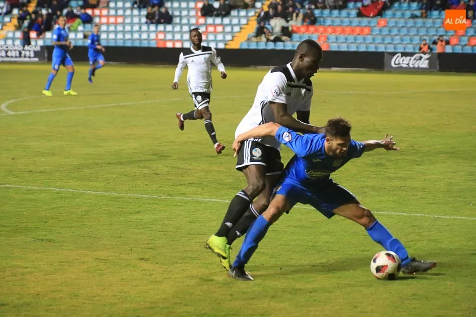 La expulsión de Armando condena al Salamanca UDS ante el Fuenlabrada (1-2)