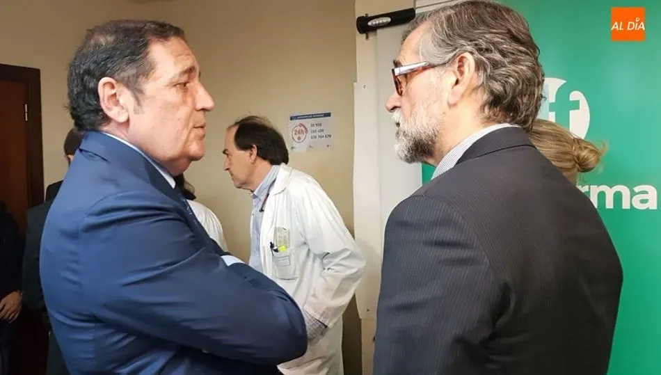 Sáez Aguado, durante su visita al Hospital de Salamanca