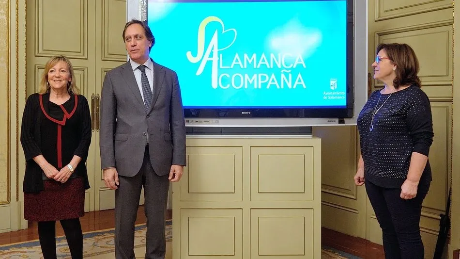El alcalde de Salamanca, Carlos García Carbayo, en el Ayuntamiento, en la presentación de esta iniciativa