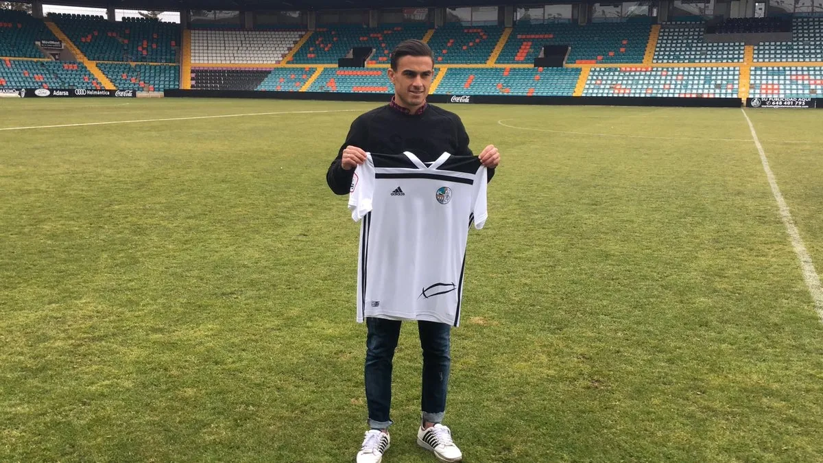 Asdrúbal Padrón, con la camiseta del Salamanca UDS / @SalamancaCFUDS