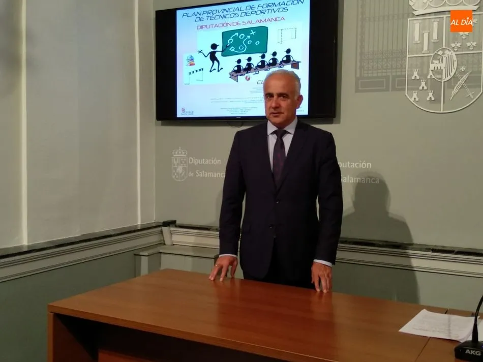 El diputado Jesús Martía Ortiz, durante la presentación