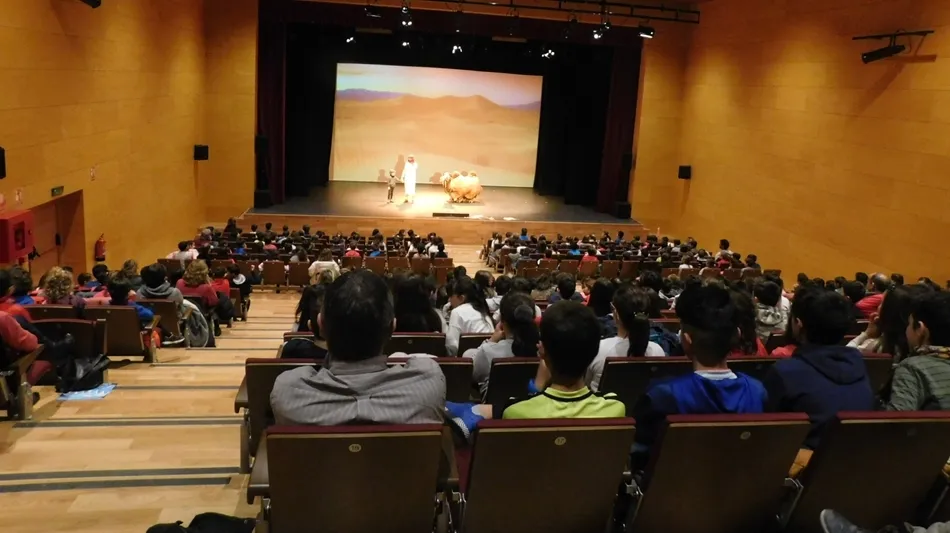 Teatro en el Auditorio de Villares de la Reina para los alumnos de Primaria