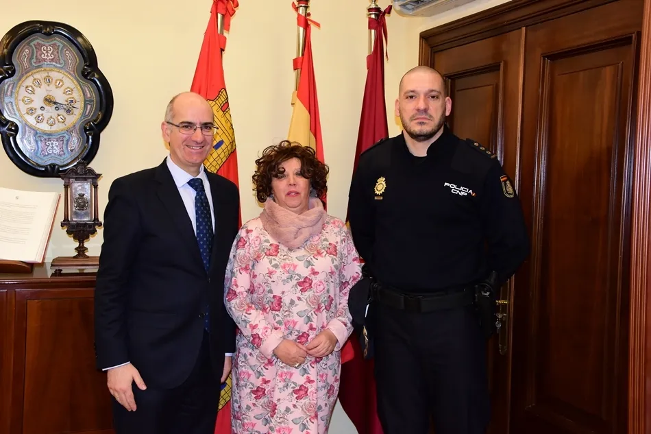 En la imagen, Javier Iglesias, Encarnación Pérez y Luis Jesús Esteban, durante la visita oficial