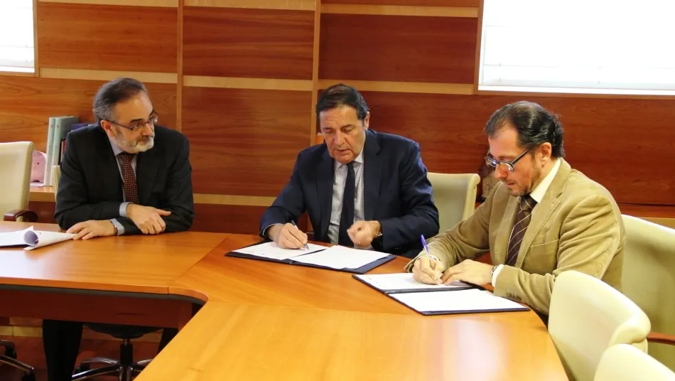 Firma del convenio entre la Junta de Castilla y León y la ONCE