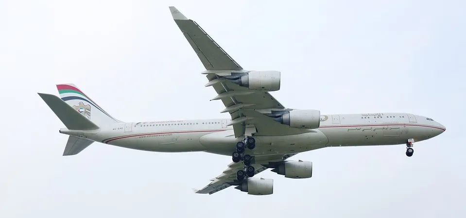 El transporte aéreo mundial busca pilotos desesperadamente  