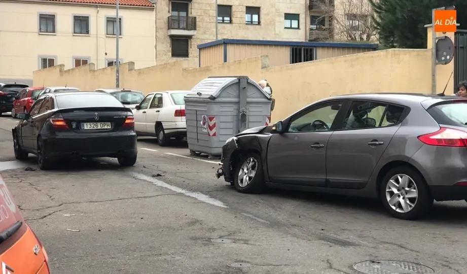 Estado de los vehículos afectados por este choque en la calle La Alberca. Foto de Ángel Merino