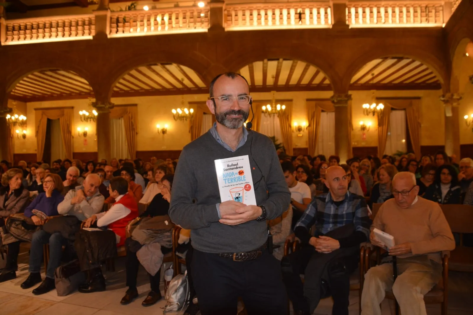 Rafael Santandreu ha presentado en el Casino su libro Nada es tan terrible. Foto de Lydia González