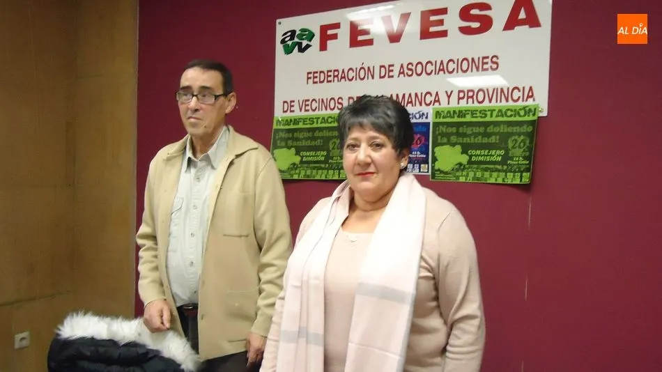 Diego Cuesta y Regina Moreiro, portavoces de la Plataforma por la Sanidad Pública de Salamanca
