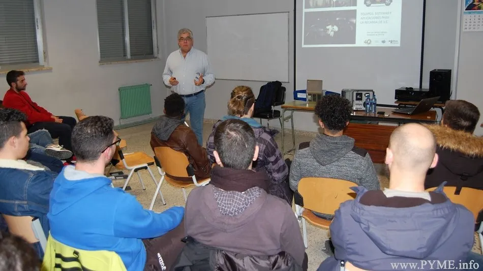 El presidente de AESLUX, José Luis Sánchez Iglesias. ha impartido una jornada técnica