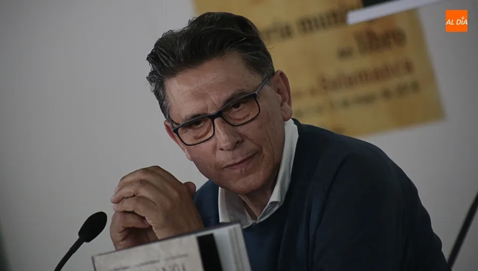 Rubén Martín Vaquero nos trae ahora la radio de la España durante la etapa franquista 1939-1975