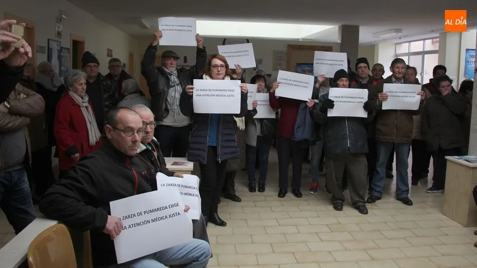 Movilización de los vecinos de La Zarza de Pumareda el pasado 9 de enero en Aldeadávila