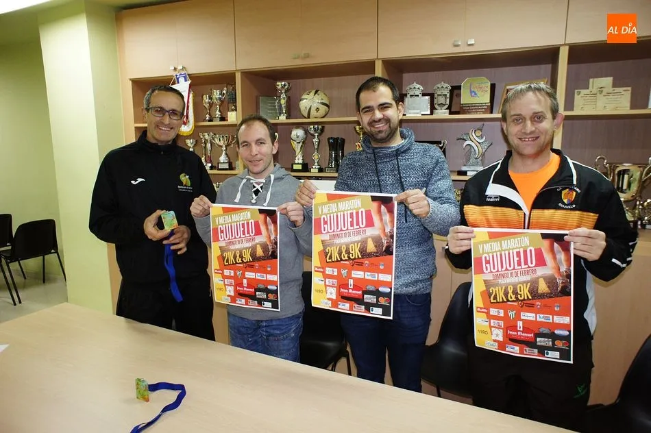 El concejal de Deportes, Carlos Arasa, presentó la edición junto al personal del área y del Club de Atletismo local