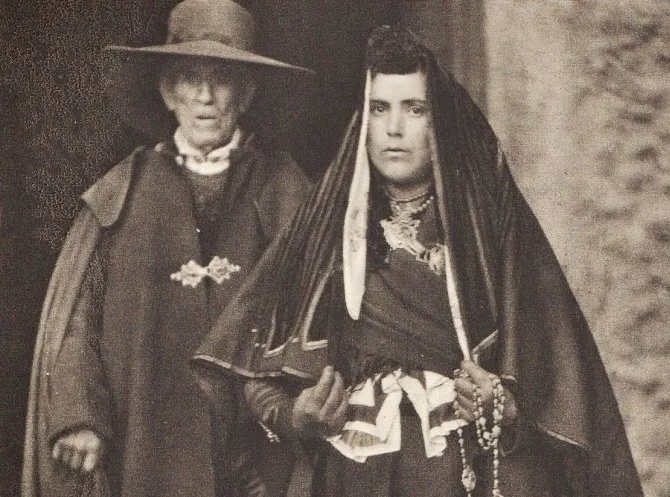 Los antiguos trajes de ceremonia en La Alberca de los 60