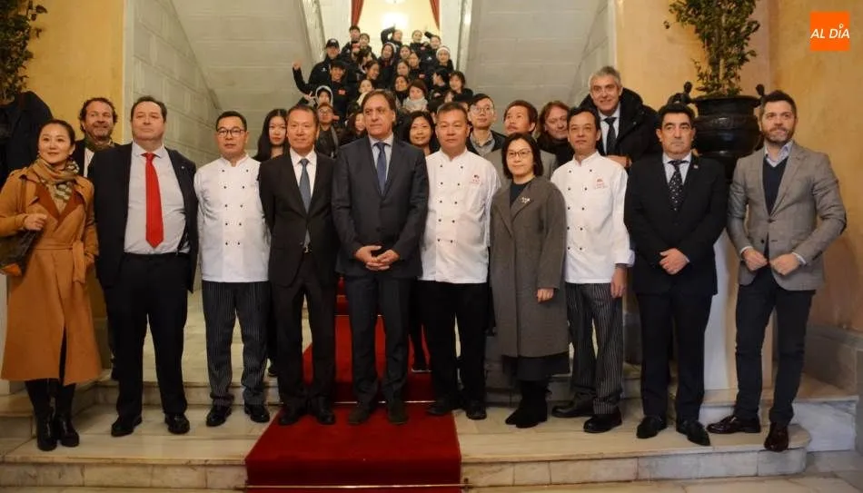 Recepción en el Ayuntamiento de Salamanca a la delegación china. Foto de Lydia González