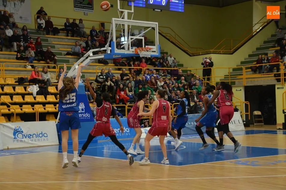 Una acción durante el partido / Lydia González
