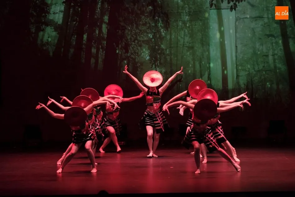 Los actos del Año Nuevo Chino ofrecen un espectacular final en el Liceo