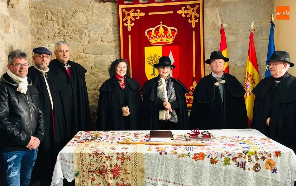 El acto de entrega de las medallas tuvo lugar en el Ayuntamiento de Mogarraz