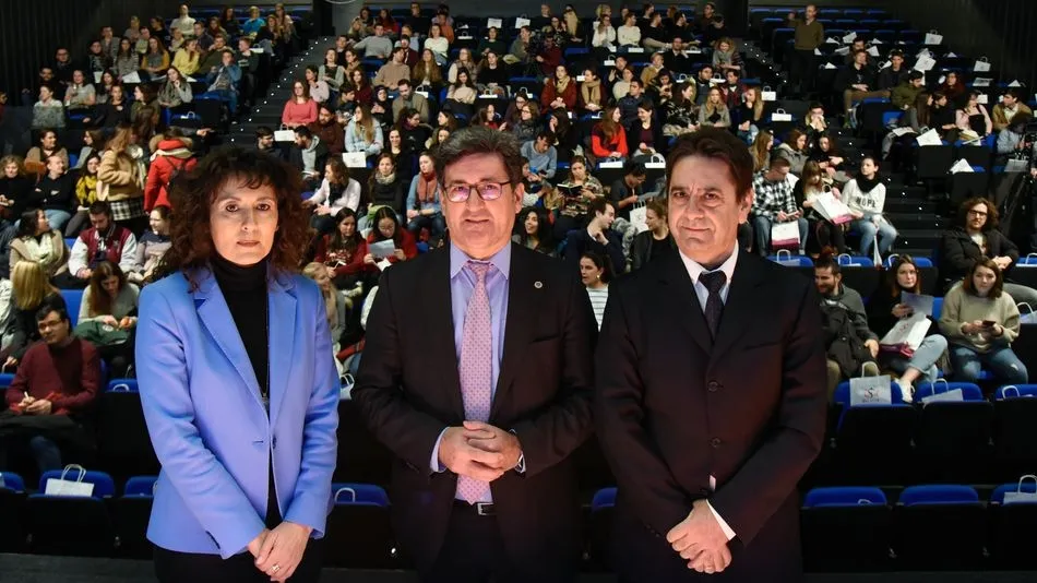 María Teresa Gallego, Efrem Yildiz y José Luis Herrero han dado la bienvenida a los alumnos extranjeros