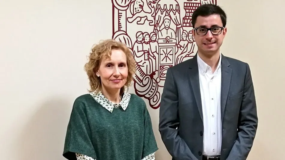 La rectora de la Pontificia, Mirian Cortés, y José Luis Mateos, candidato del PSOE a la Alcaldía