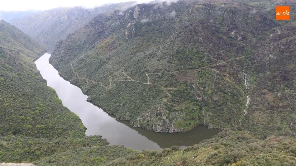 Panorámica de Las Arribes del Duero desde el mirador de La Code en Mieza