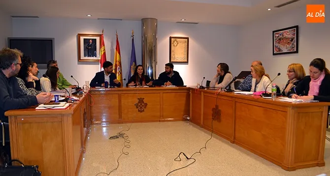 El Pleno anunciaba y debatía sobre la convocatoria de las plazas vacantes por jubilación en la Policía Local