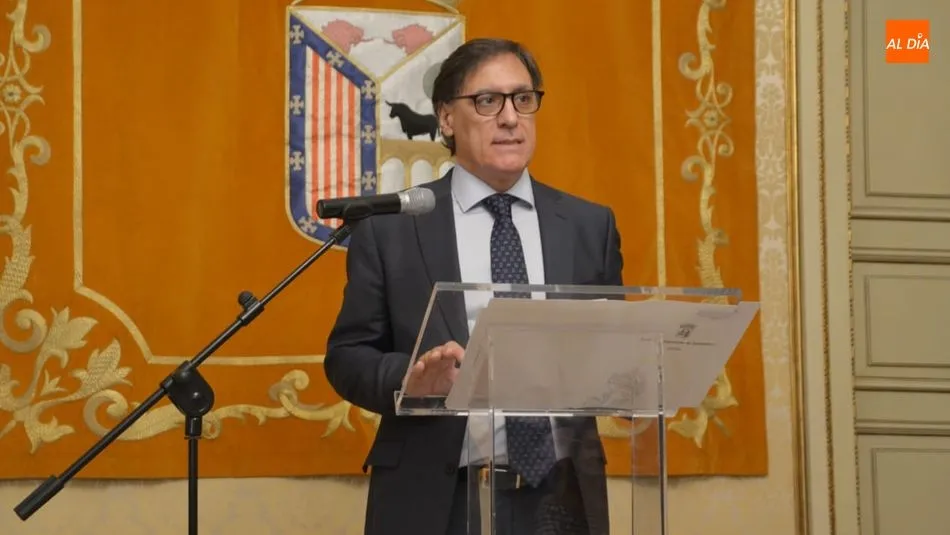 El alcalde, Carlos García Carbayo, ha presentado el nuevo programa para prevenir el acoso escolar. Foto: Lydia González