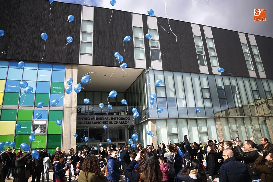 Imagen de archivo de la suelta de globos del pasado Día Internacional del Asperger en Salamanca