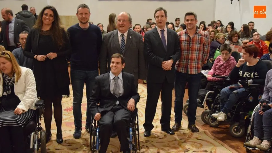 Participantes en la mesa redonda organizada por la Fundación AVIVA. Foto: Eva Fernández