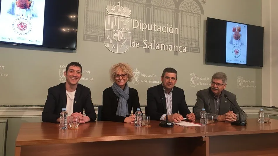 José Luis Calvo, Maite Conesa, Julián Barrera y Francisco Blanco han presentado el ciclo en la Diputación