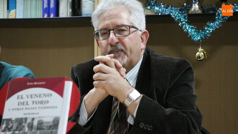 Toño Blázquez durante la presentación de su libro en Vitigudino