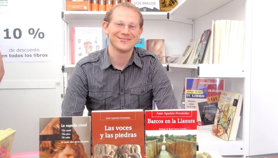 Asier Aparicio Fernández, escritor. Foto de asierapafer.blogspot.com