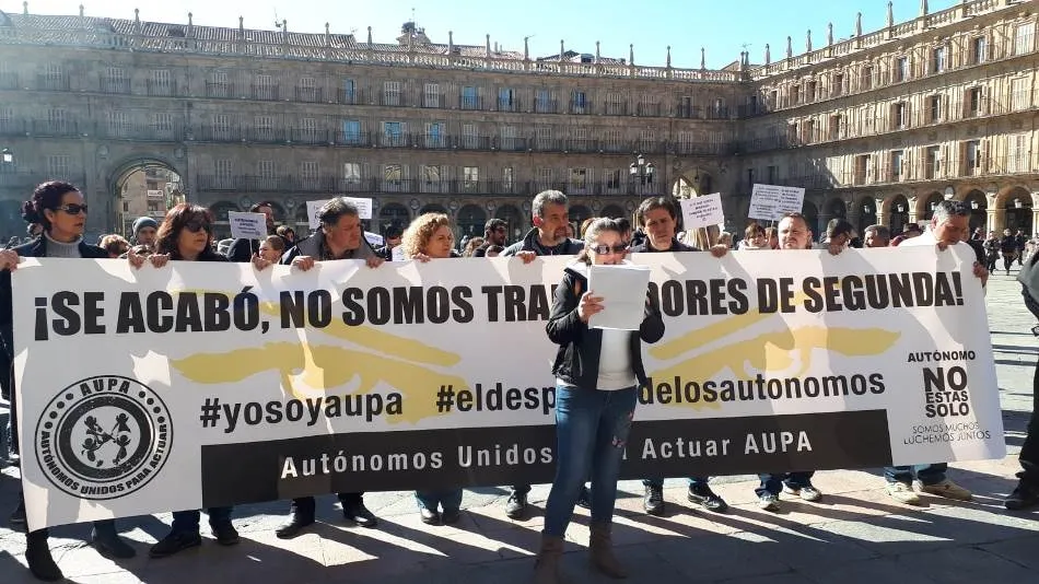 Manifestación de AUPA en la Plaza Mayor de Salamanca