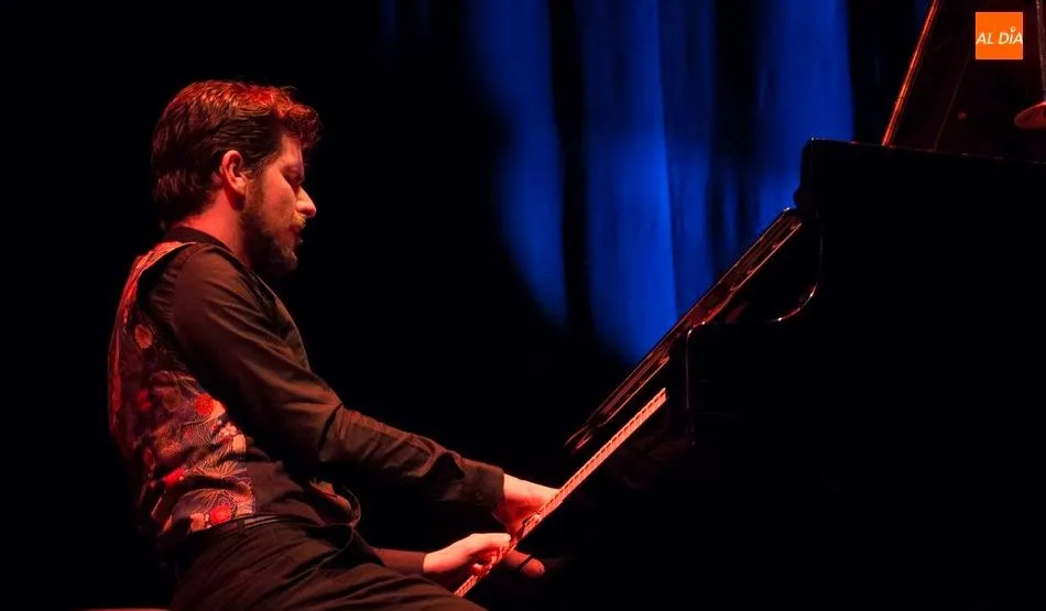 Actuación del pianista Marco Mezquida en el Teatro Juan del Enzina. Foto de Elena López