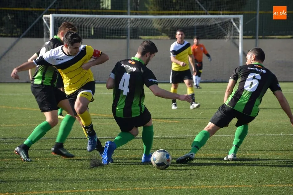 Una imagen del partido entre el Jai Alai y el Capuchinos/ Foto: Lydia González