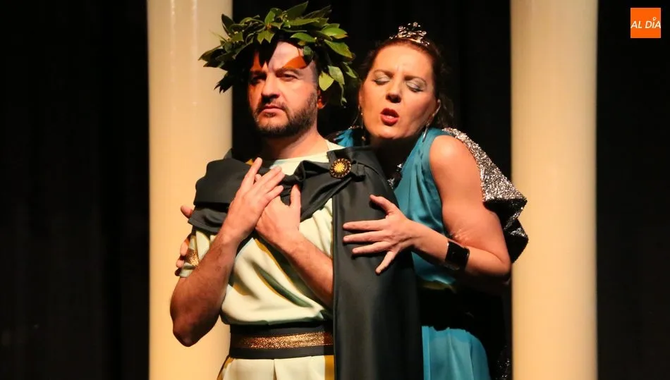 Fhideos y Elektra gobiernan en Tebas ante la ausencia de Antrax / CORRAL