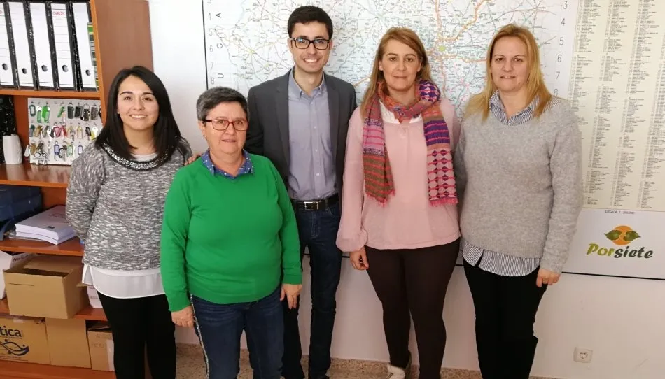 Visita de José Luis Mateos a las instalaciones de la cooperativa PorSiete