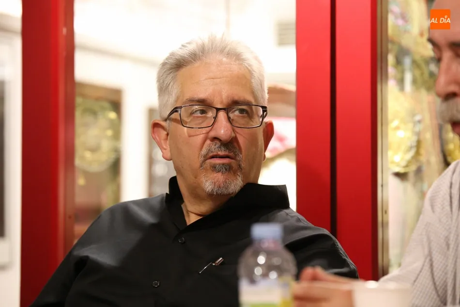 Toño Blázquez presentó en su útimo libro en la nueva sede