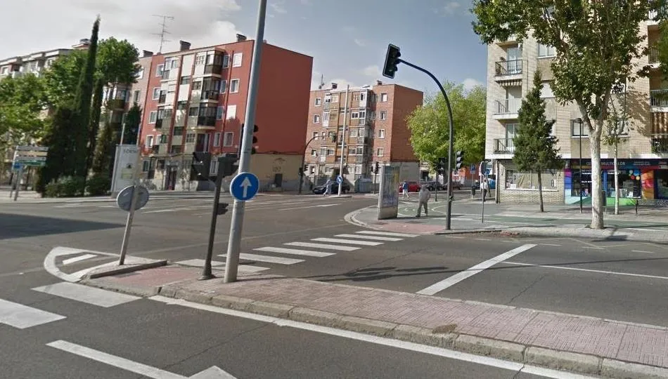 Esquina de los paseos de Los Cipreses y Los Madroños. Foto Google Maps