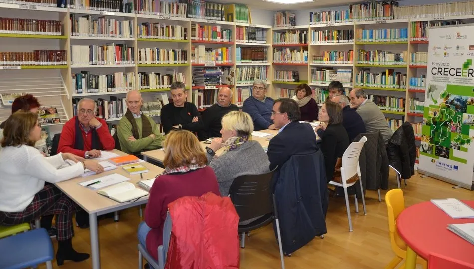 Asistentes a reunión celebrada en Lumbrales