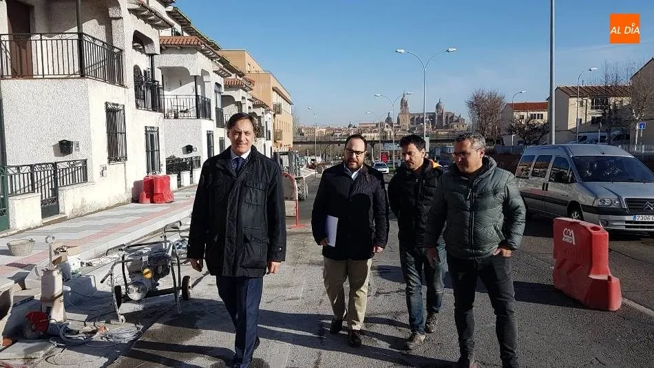 Carlos García Carbayo, alcalde de Salamanca, en la visita a las obras de la avenida Saavedra y Fajardo