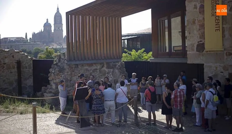 Bajo el lema “El mejor vendedor de la ciudad eres tú”, estas visitas pretenden dar a conocer a los salmantinos la evolución de la ciudad a lo largo de los avatares históricos